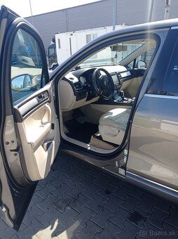 TOUAREG 3,0 - 5