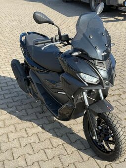 Aprilia SR-GT 125 - 5
