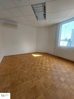 Na prenájom kancelárske priestory a skladová hala na Jarmočn - 5