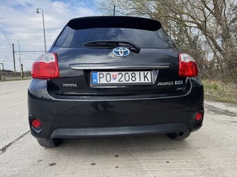 Auris Hybrid 1,8 - 5