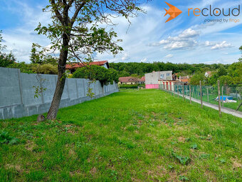Slnečný pozemok pod hradom Červený Kameň, Častá - 5