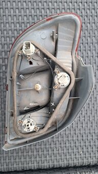 Zadne svetla ,svetlo Toyota Yaris ,original Toyota - 5