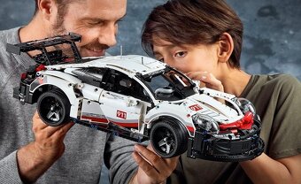 LEGO Technic 42096 Porsche 911 RSR - 5