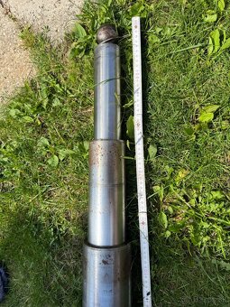 Predám hydraulicky piest zo 7t vlečky - 5