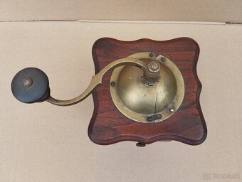 Starý mlyncek na kavu se štítkom - 5