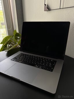 MacBook Pro 16” M1 MAX 32GB RAM 1TB - 5