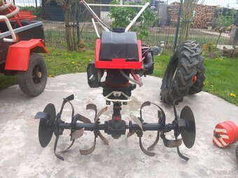 Rotavator s vlečkou a príslušenstvom - 5