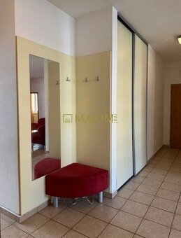 Ponúkame na predaj 3-izbový byt na Šustekovej ulici - 5