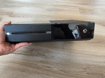 Xbox one +2ovladače a 4hry - 5