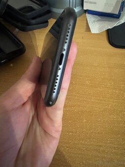 Predám IPhone 11 black, 128gb - 5