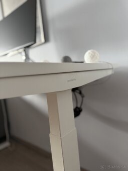 Predám elektrický výškovo nastavitelný pracovný stôl - 5