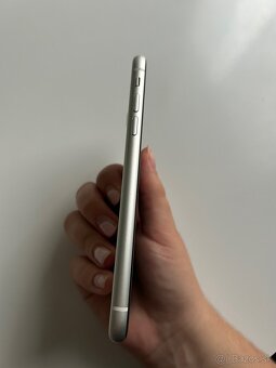 Plne funkčný Iphone xr biely 128gb - 5