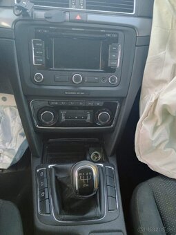 Rozpredám škoda Superb 2 combi 1.6Tdi 77kw 2012 - 5