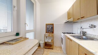 Príjemný 1i. byt 38m, loggia, pivnica, Karloveská ul., 4/7p. - 5