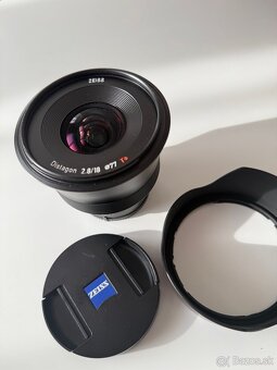 Zeiss Batis 18mm f2.8 - 5