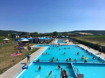 Rapovce-pozemok 100m od termálneho kupaliska. - 5