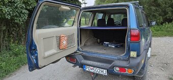 Terrano II 4x4 - 5
