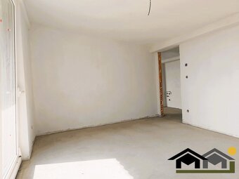 POSLEDNÝ VOĽNÝ NA PREDAJ 4 IZBOVÝ BYT S KRÁSNYM VÝHĽADOM NA  - 5