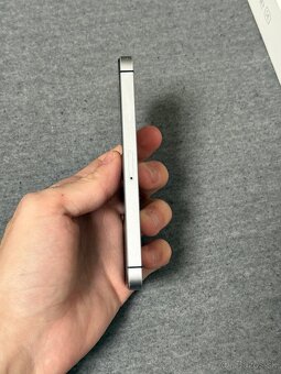 iPhone SE 2016 Space Gray - 5