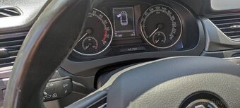 Predám škodu Rapid spaceback - 5