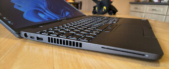 Notebook Dell Latitude 5500 - 15.6" / i7 8665u / 32GB DDR4 - 5