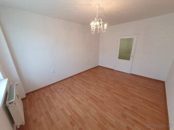 Veľký 3-izbový byt Trstená centrum - - 5