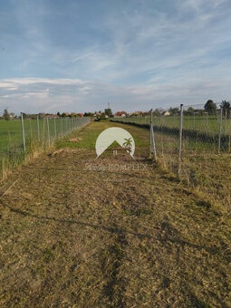 Reality KOMPLEX s.r.o. Vám ponúka na PREDAJ stavebný pozemo - 5
