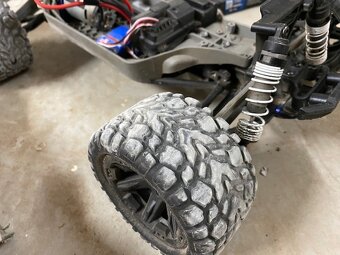 Traxxas Rustler - 5