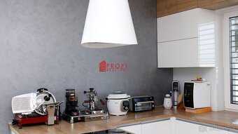 REZERVOVANÉ: Luxusný 4izbový dom s dvojgarážou - 5