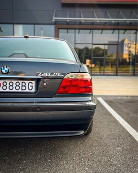BMW 740iL E38 - 5