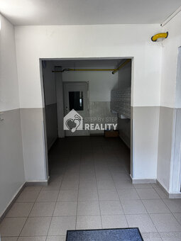 Ponúkame na predaj 3 izb. slnečný byt s balkónom na sídlisku - 5