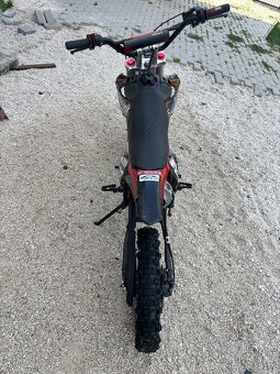 Predám Pitbike 125 4 takt manual 4 stúp Sadnúť a jazdiť - 5
