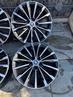 ✅ 5x112 r18 Sirius Kodiaq original - 5