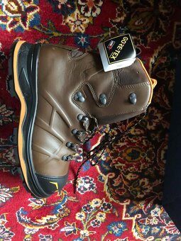 Oblečenie pre pilčíckov/do lesa - nohavice, bundy, obuv MIX - 5