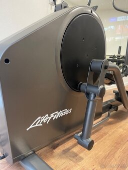 Lifefitness profi  eliptical - 5