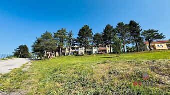 Na predaj slnečný stavebný pozemok 631 m2 v Partizánskom – č - 5