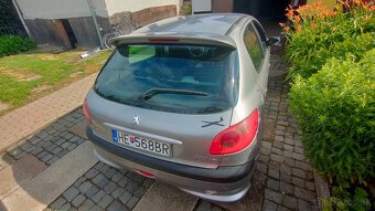 Peugeot 206/ 1,4/ 50kW ---- rezervovane do 14.7. - 5