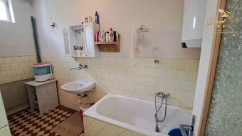 Rodinný dom s 5 izbami a veľkým pozemkom na PREDAJ - 5