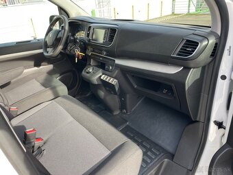 Prenajom 9-miestneho mikrobusu Peugeot Traveller automat - 5