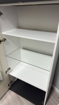 Presklená skrinka - 5