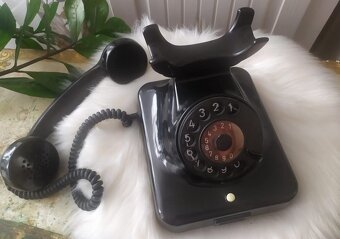 Starý bakelitový telefon - 5