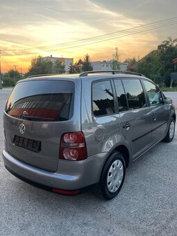Volkswagen Touran TrendLine 1.6 Benzin = Top Stav = - 5