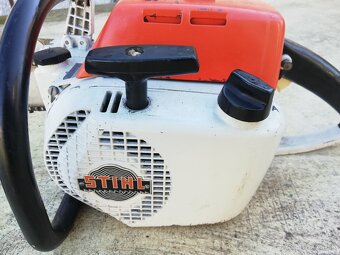Motorová píla Stihl 041 AV FARM BOSS - 5