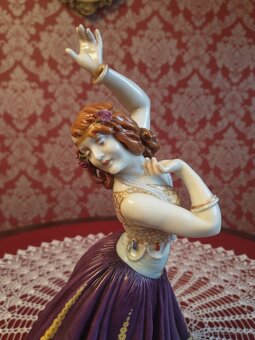 Krásna porcelánová tanečnica - 5
