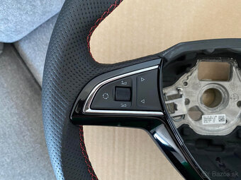 Nový originálny zrezaný trojramenný MF volant Škoda červená - 5