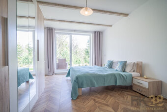 Nadštandardný 3-izbový apartmán s vlastným pozemkom - 5