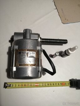 ELEKTROMOTOR S PREVODOVKOU - 5