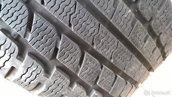 2 ks ZIMNÉ 245/40 R17 95V XL KUMHO cca 7-8mm LEN 39,99 €/kus - 5