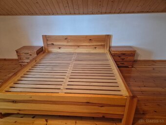Postel a nočné stolíky - 5