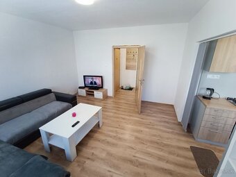 Predaj zrekonštruovaného 1 izb.bytu s loggiou, 39 m2 - Hájik - 5